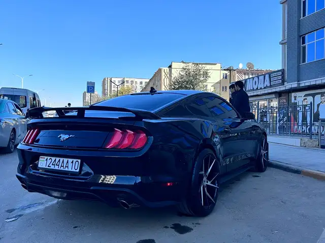 Ford Mustang 2021 - Выбор фото 4