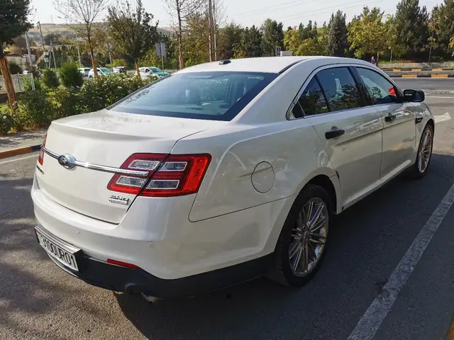 Ford Taurus 2017 - Выбор фото 7