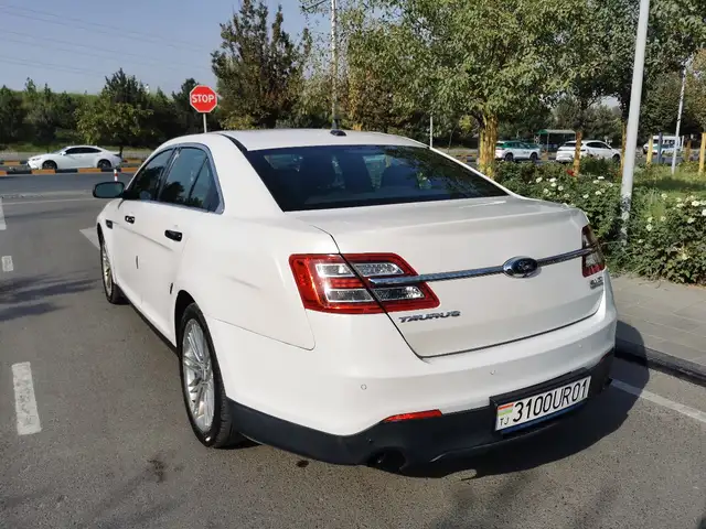 Ford Taurus 2017 - Выбор фото 8