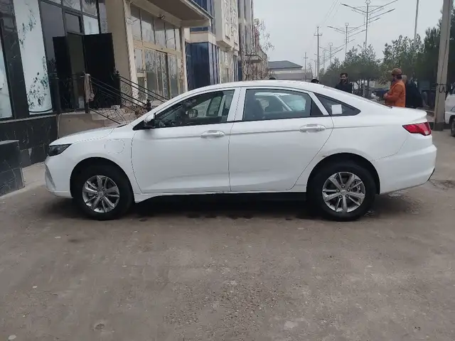 Geely Emgrand 2023 - Выбор фото 4