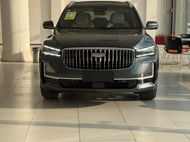 Geely Monjaro 2025 - Выбор фото 2