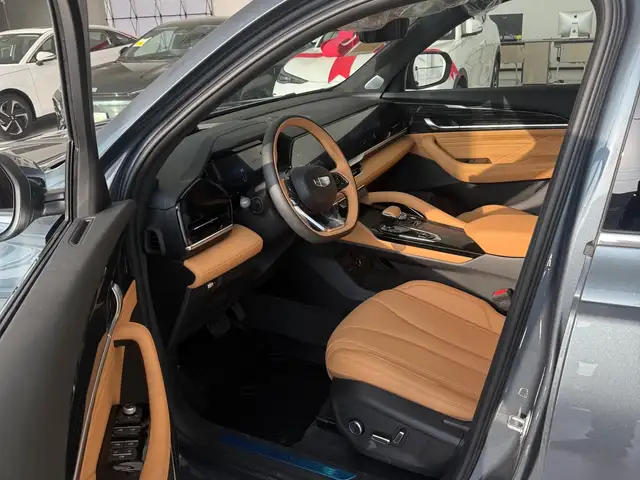 Geely Monjaro 2025 - Выбор фото 7