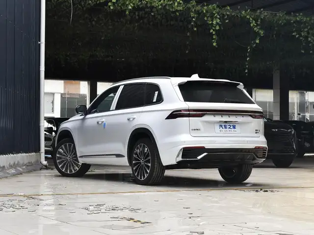 Geely Monjaro 2025 - Выбор фото 6