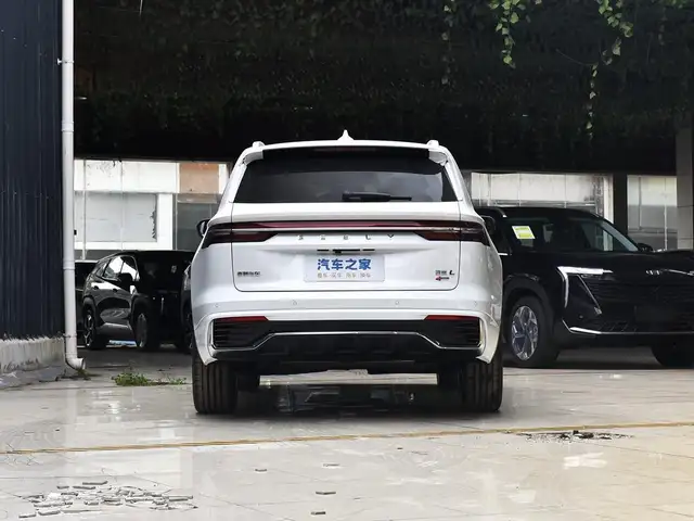 Geely Monjaro 2025 - Выбор фото 7