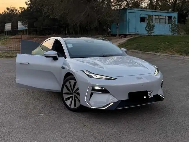 Geely Galaxy E8 2025 - Выбор фото 1