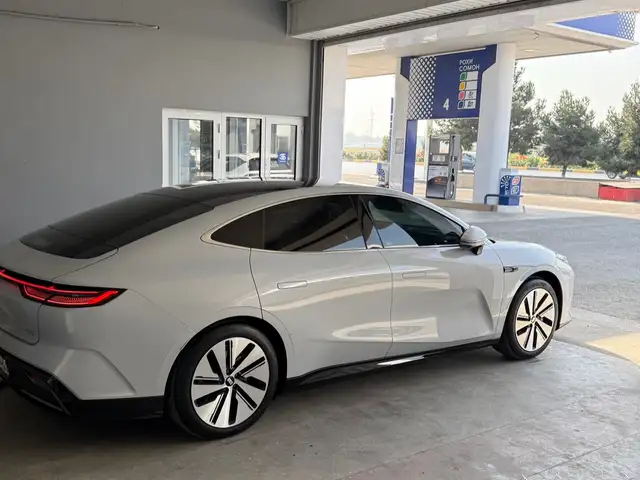 Geely Galaxy E8 2025 - Выбор фото 7