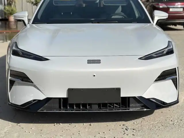 Geely Galaxy E8 2025 - Выбор фото 1