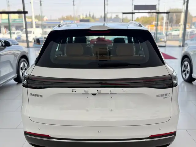 Geely Galaxy Starship 7 2025 - Выбор фото 4