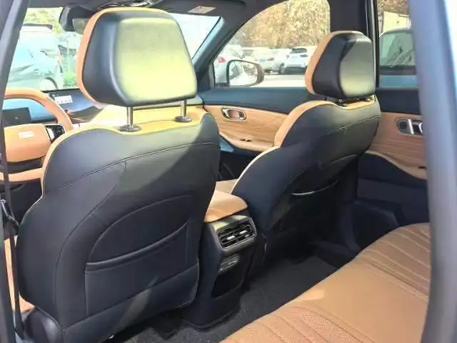 Geely Galaxy Starship 7 2025 - Выбор фото 8