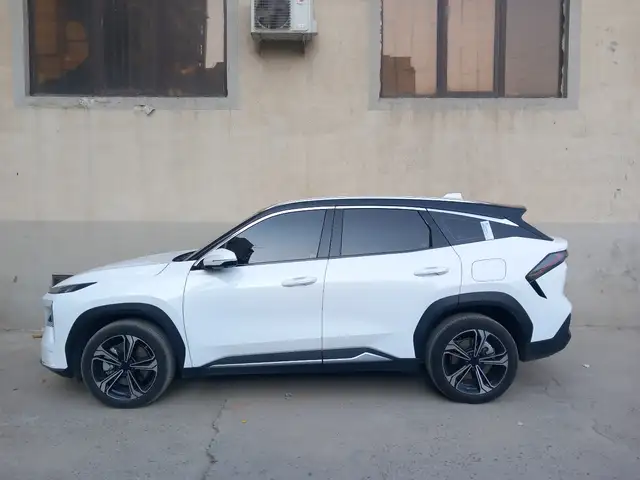 Geely Galaxy L7 2025 - Выбор фото 2