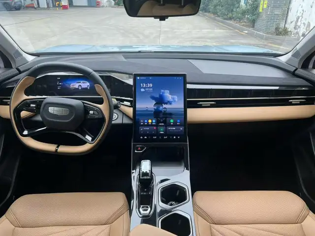 Geely Atlas 2022 - Выбор фото 5