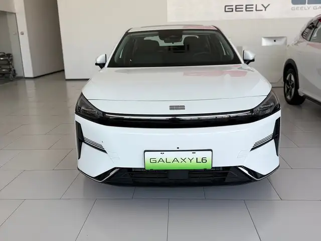 Geely Galaxy L6 2025 - Выбор фото 1
