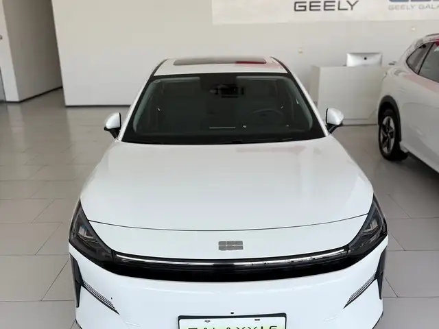 Geely Galaxy L6 2025 - Выбор фото 2