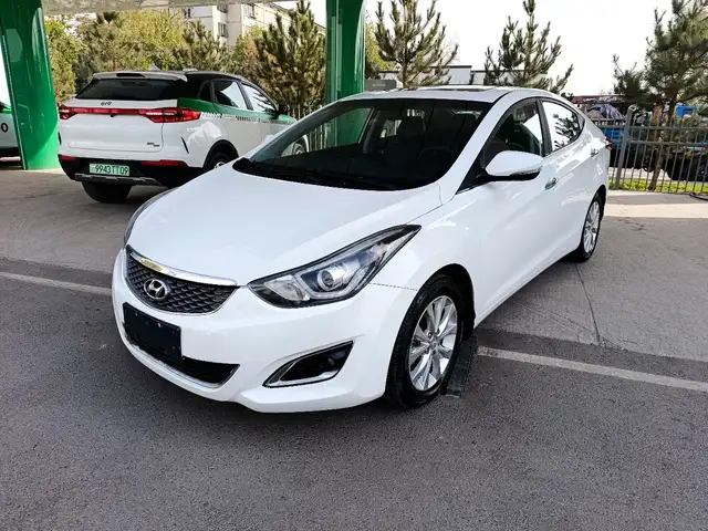 Hyundai Elantra 2017 - Выбор фото 1