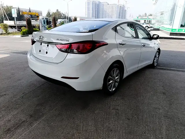 Hyundai Elantra 2017 - Выбор фото 6