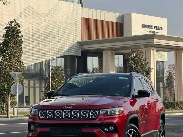 Jeep Compass 2025 - Выбор фото 1