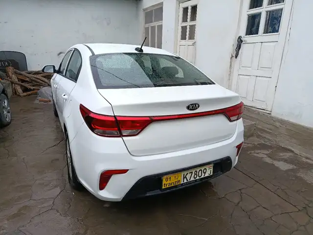 Kia Rio 2019 - Выбор фото 1