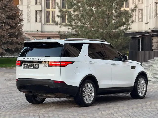 Land Rover Discovery 2017 - Выбор фото 4
