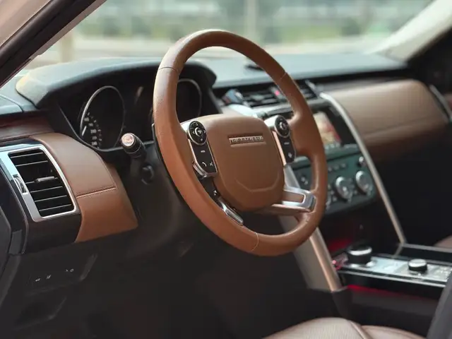 Land Rover Discovery 2017 - Выбор фото 7