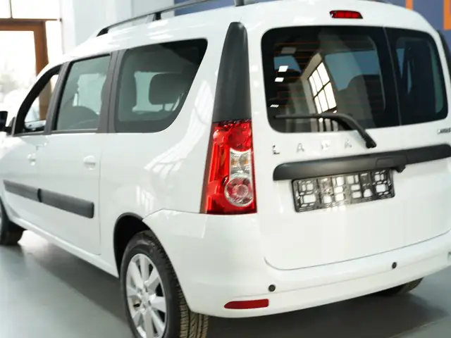 Lada (ВАЗ) Largus 2024 - Выбор фото 2