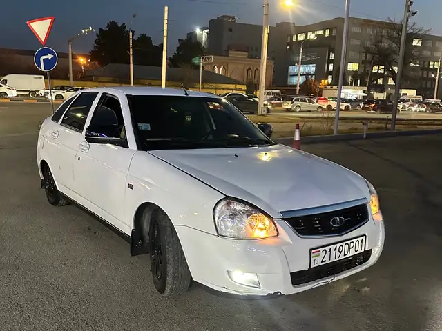 Lada (ВАЗ) Priora 2013 - Выбор фото 1