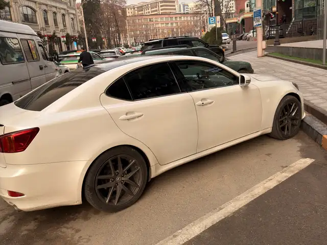 Lexus IS 2011 - Выбор фото 2