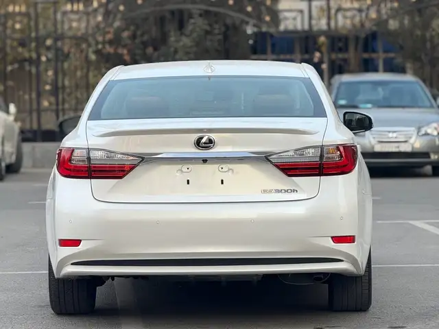 Lexus ES 2016 - Выбор фото 6