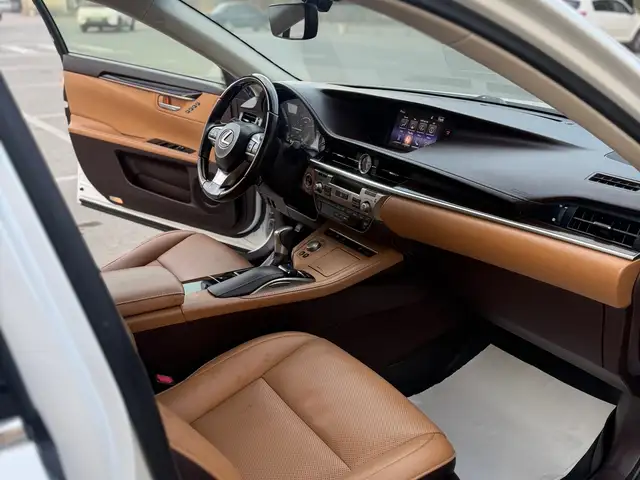 Lexus ES 2016 - Выбор фото 8