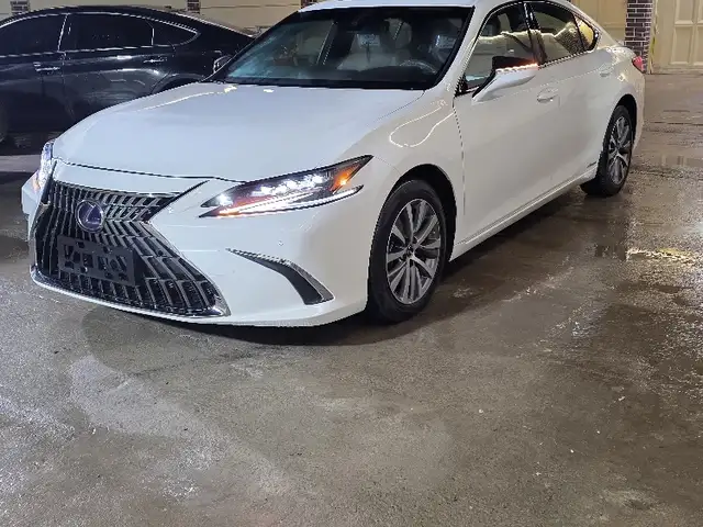 Lexus ES 2022 - Выбор фото 2