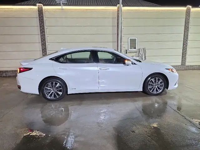 Lexus ES 2022 - Выбор фото 4