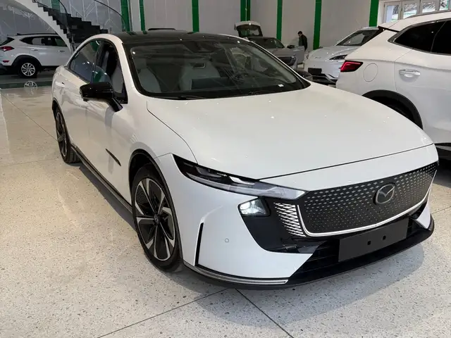 Mazda EZ-6 2025 - Выбор фото 1
