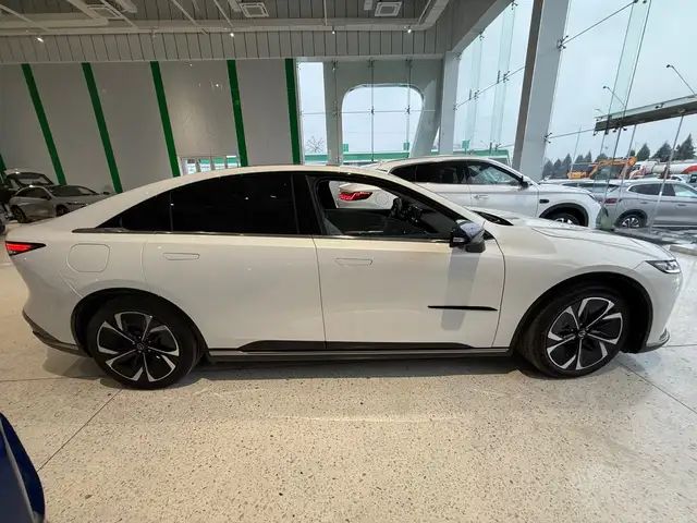 Mazda EZ-6 2025 - Выбор фото 5