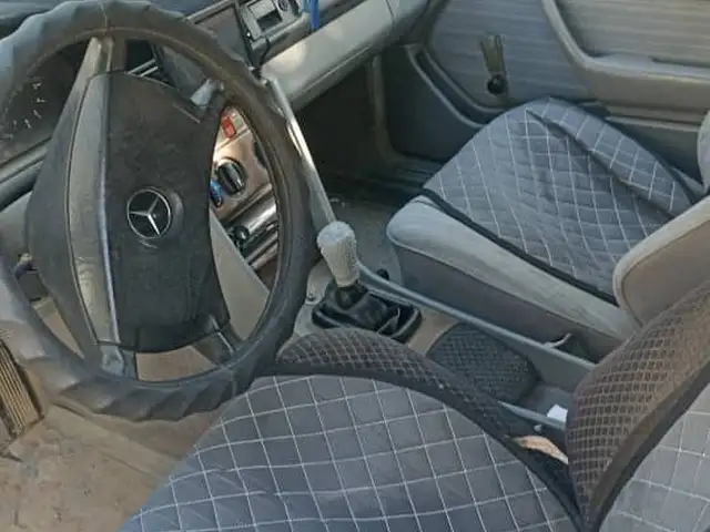 Mercedes -Benz W124 1989 - Выбор фото 4