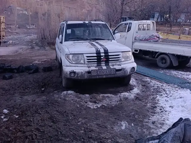 Mitsubishi Pajero 2001 - Выбор фото 1