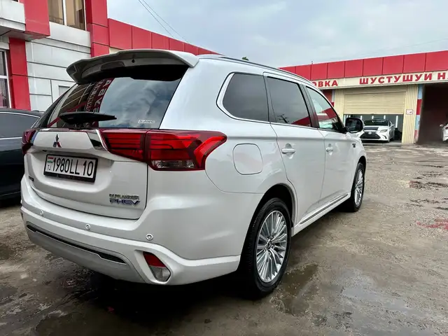 Mitsubishi Outlander 2021 - Выбор фото 5
