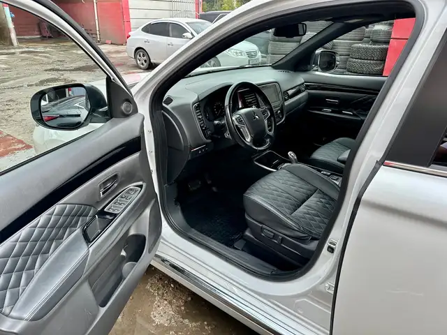 Mitsubishi Outlander 2021 - Выбор фото 7