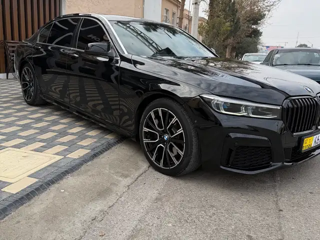 BMW 7 2012 - Выбор фото 3