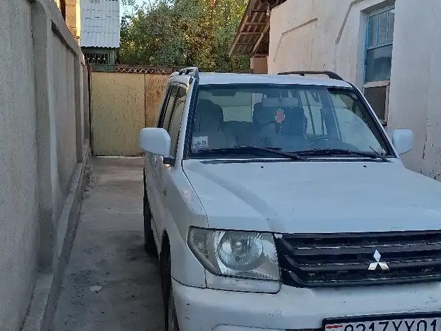 Mitsubishi Pajero IO 2003 - Выбор фото 1