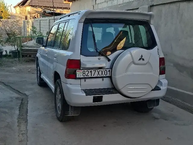 Mitsubishi Pajero IO 2003 - Выбор фото 2