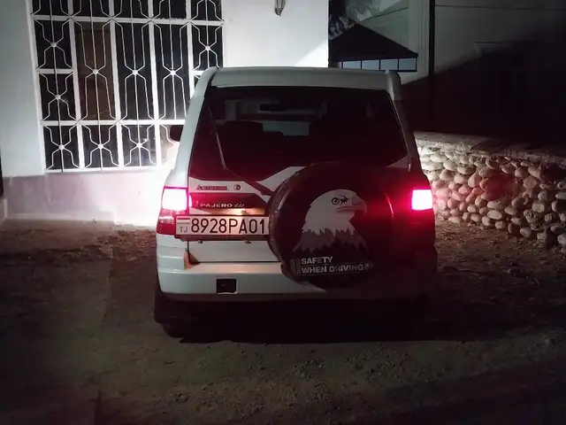 Mitsubishi Pajero IO 1999 - Выбор фото 2
