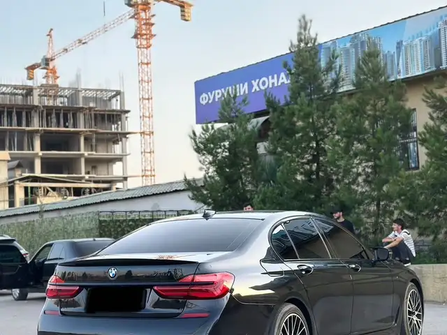 BMW 7 2017 - Выбор фото 2