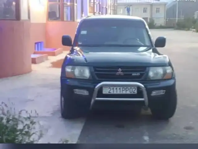 Mitsubishi Pajero Evolution 2001 - Выбор фото 1