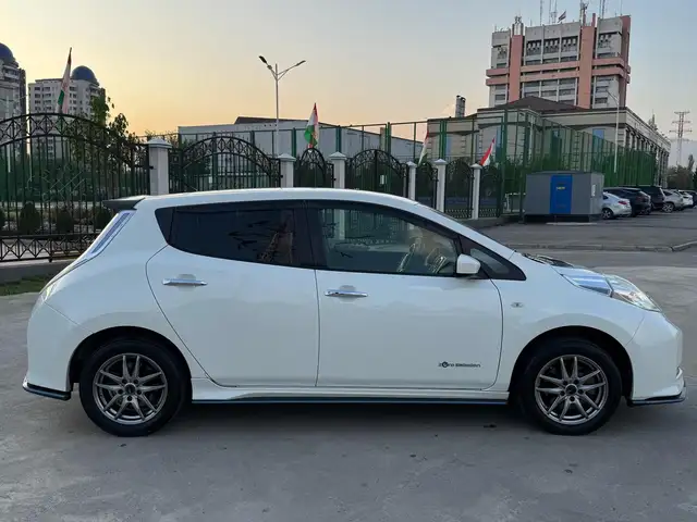 Nissan Leaf 2017 - Выбор фото 6