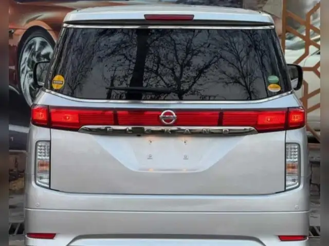 Nissan Elgrand 2014 - Выбор фото 3