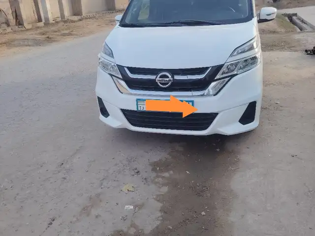 Nissan Serena 2018 - Выбор фото 1