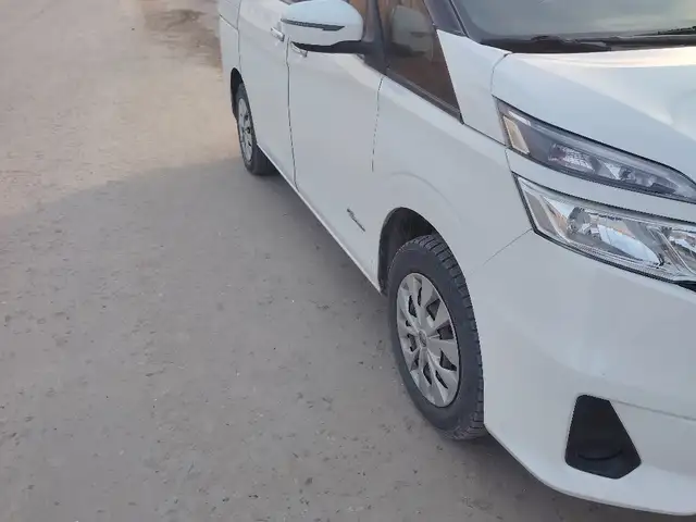 Nissan Serena 2018 - Выбор фото 4