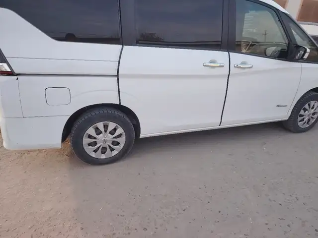 Nissan Serena 2018 - Выбор фото 6