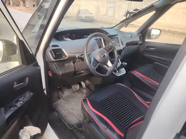 Nissan Serena 2018 - Выбор фото 7