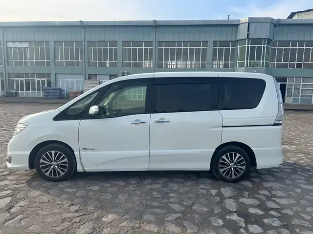 Nissan Serena 2015 - Выбор фото 3