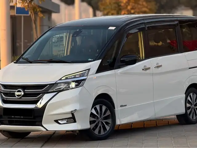 Nissan Serena 2017 - Выбор фото 1